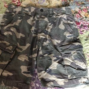 American eagle camouflage cargo shorts